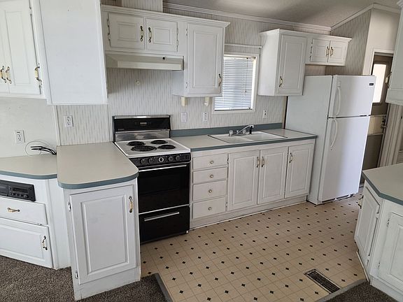 2nd image of 518 W Saguaro St #59