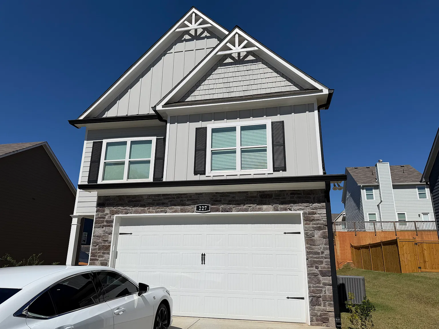 4 bed, 2.5 bath, 2268 sqft, $2,300 — Photo 1