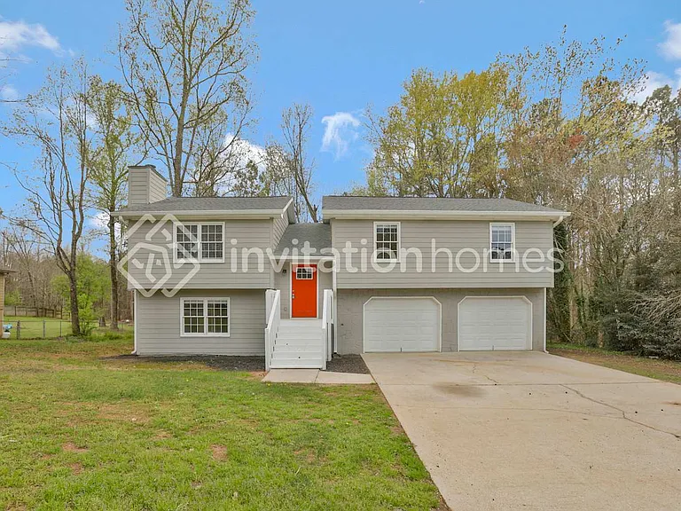 145 W Forest Dr — Photo 1
