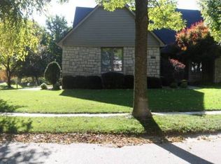 8145 Lingle Ln, Lenexa, KS 66215