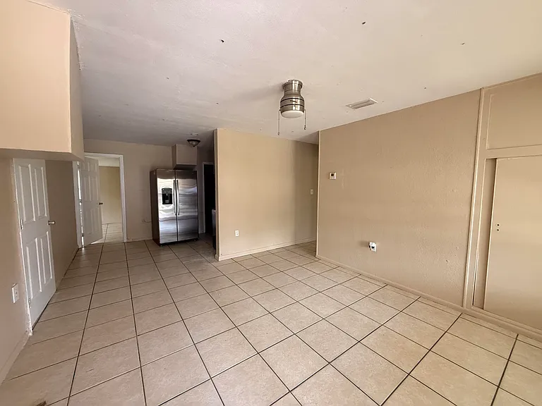 1604 Zephyr Ave — Photo 4