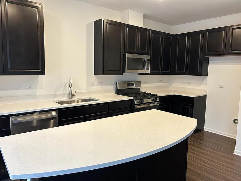 560 Wolverine Dr — Photo 8