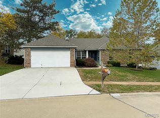1201 Dunston Dr, Saint Louis, MO 63146