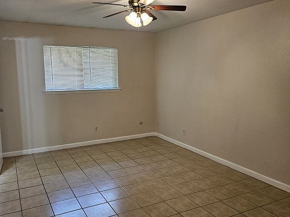 5th image of 611 Dewberry Dr