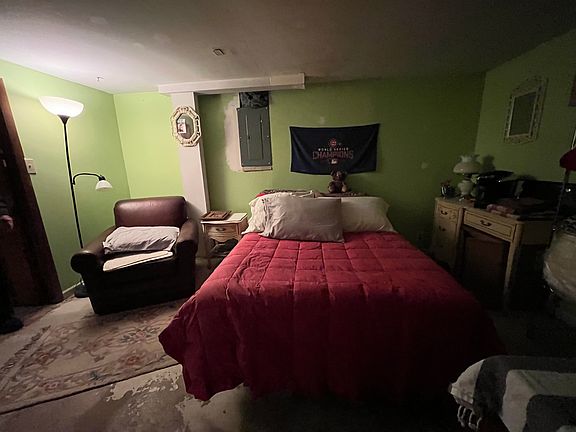 2nd image of 408 Oakwood Ave #B