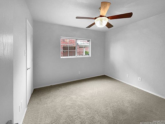 3rd image of 3819 BOSQUE SECO