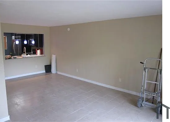 3 bed, 1125 sqft, $2,750 — Photo 3