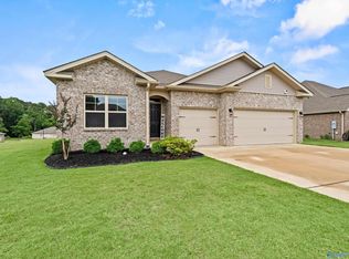 500 Foxridge Dr, Hartselle, AL 35640