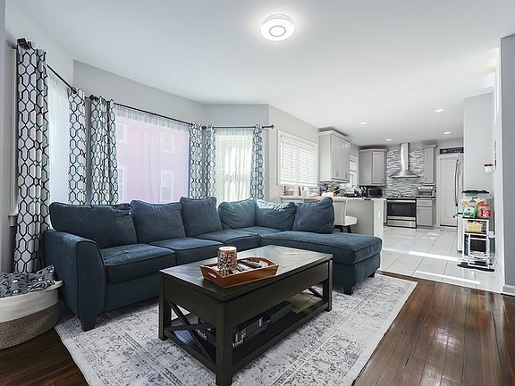 5th image of 41 Liberty Hill Ave