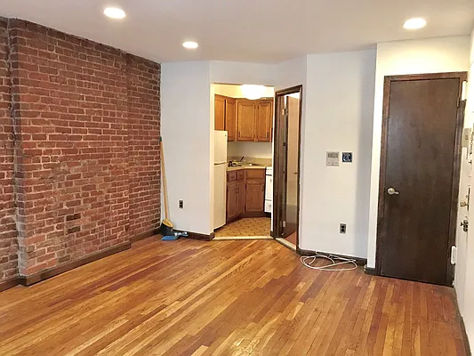 Rented by Level Group | media 52