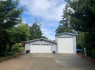 218 Munsel Creek Loop, Florence, OR 97439