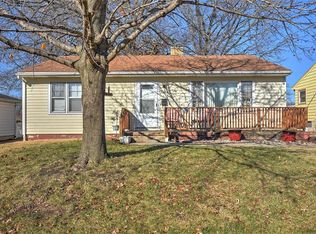 14 Maple Ct, Decatur, IL 62526