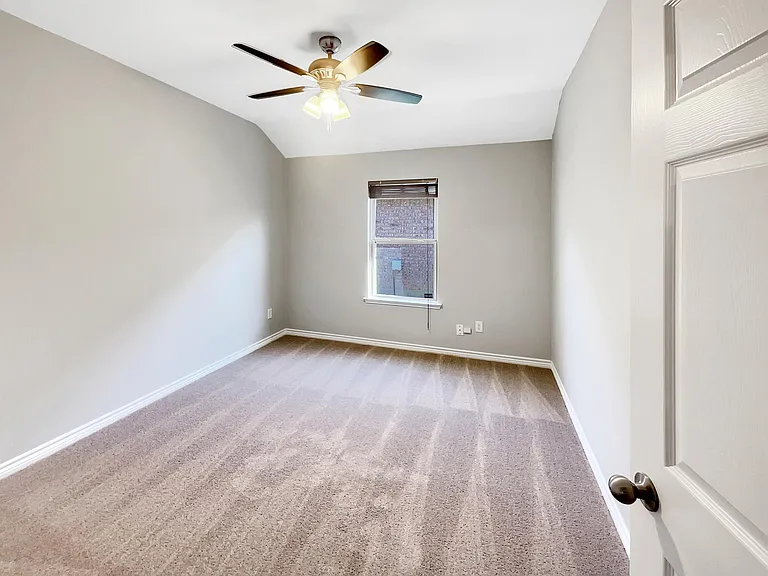 1612 Bluebird Dr — Photo 12