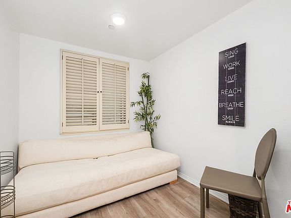 5th image of 140 Ocean Park Blvd #427