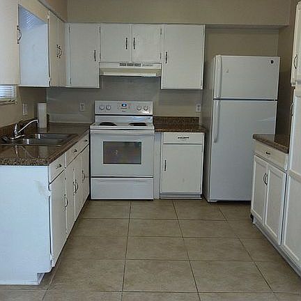 kitchen/ dining room