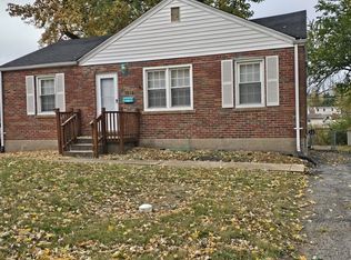 1415 W Duchesne Dr, Florissant, MO 63031