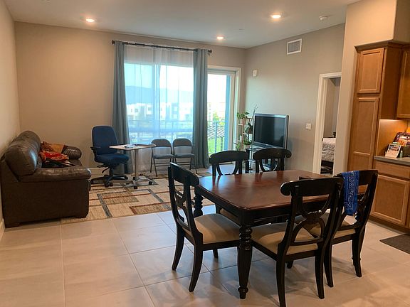 2nd image of 241 Llano De Los Robles Ave #7
