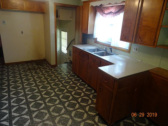 4th image of 2439 Christensen Ave