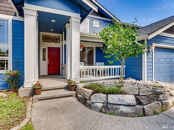 2nd image of 1722 232nd Ave NE
