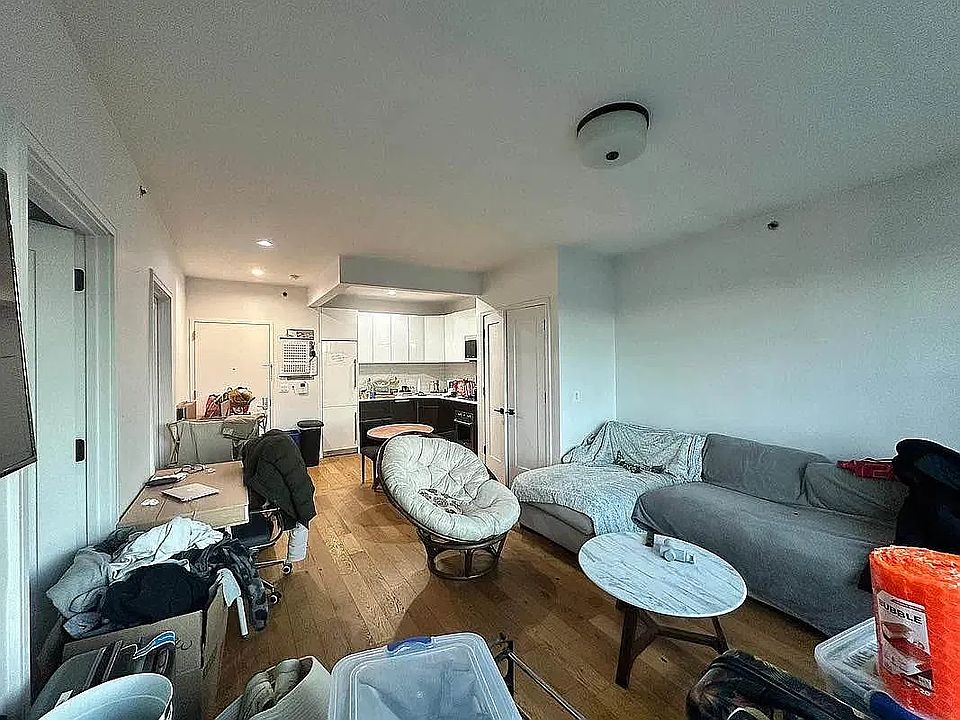 1st image of 982 Madison St #2B