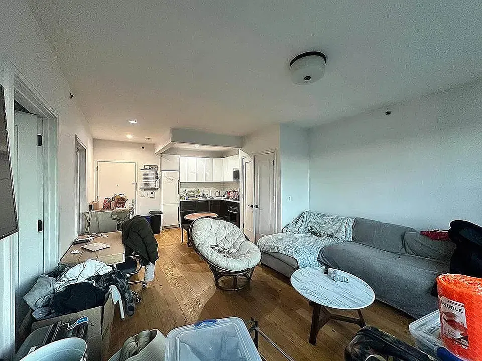 982 Madison St #2B