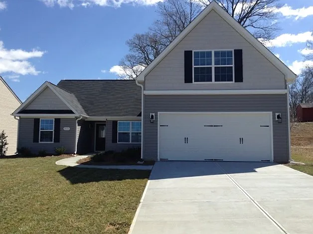 1822 Stonecrest St — Photo 1