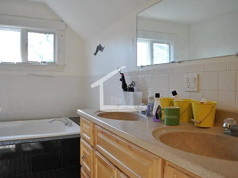 55 Gardner Ter #2 — Photo 4