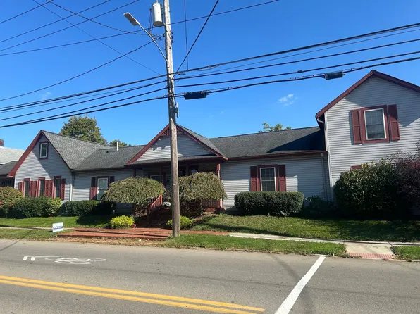 nbr304, 304 N Broad St APT 3, Grove City, PA 16127