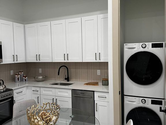 5th image of 1489 Brooklyn Ave #4B
