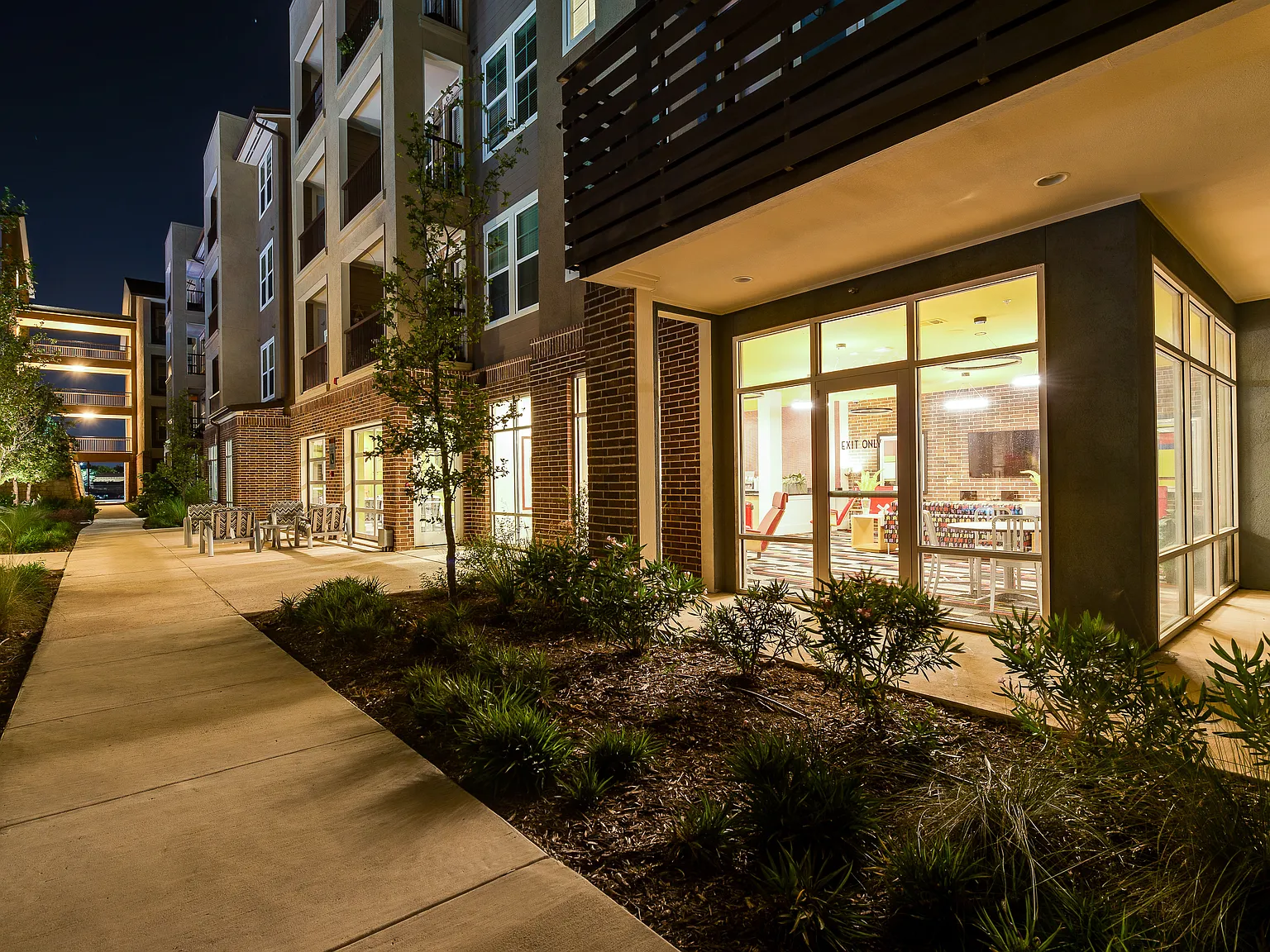 The Vance at Huebner Oaks — Photo 4