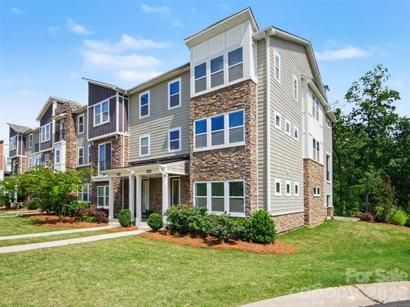 2845 Ensemble Ct, Charlotte, NC 28262