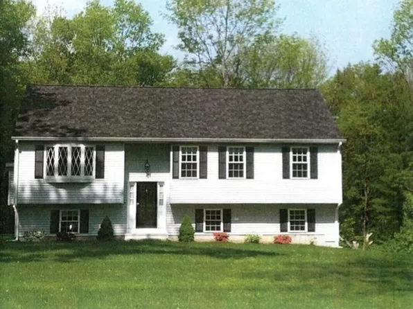 525 Old County Rd, Holland, MA 01521