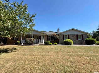 22 Mary Ln, Riverton, IL 62561