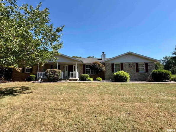 22 Mary Ln, Riverton, IL 62561