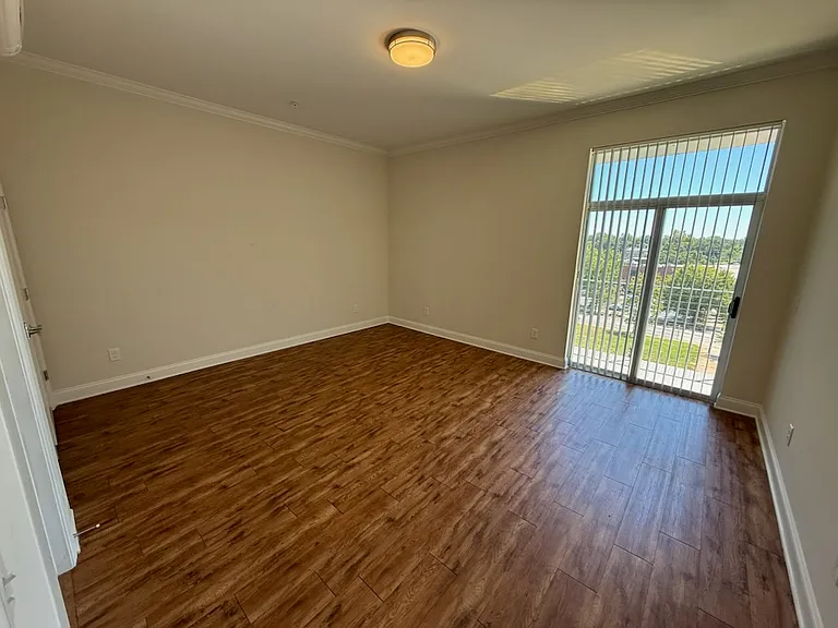 196 W Main St #6 — Photo 24