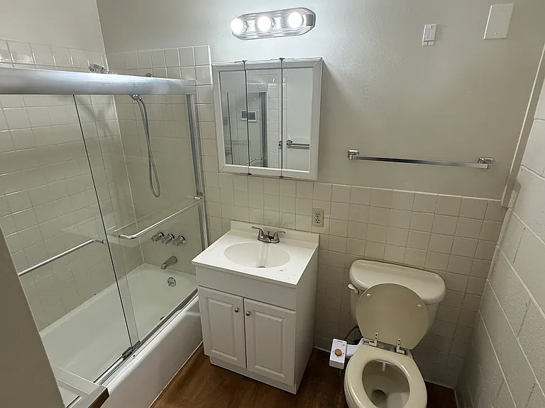 Fernmar Apartments — Photo 11
