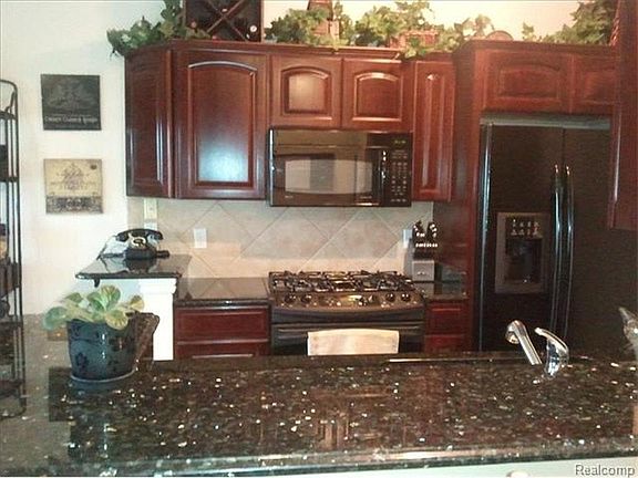 2nd image of 45725 Graystone Ln