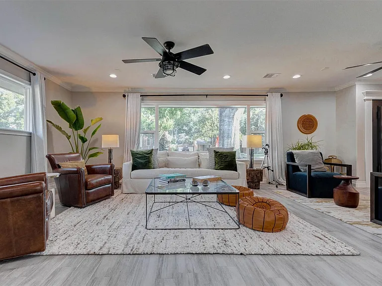 3711 Linkview Dr — Photo 11