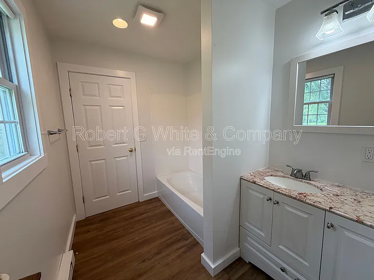 202 Main St — Photo 17