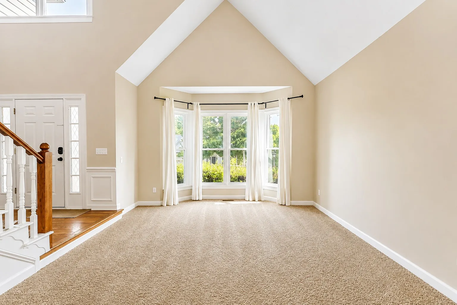 4 bed, 2.5 bath, 2769 sqft, $2,700 — Photo 4