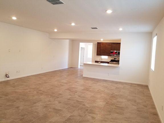 3rd image of 9234 W Meadowbrook Ave