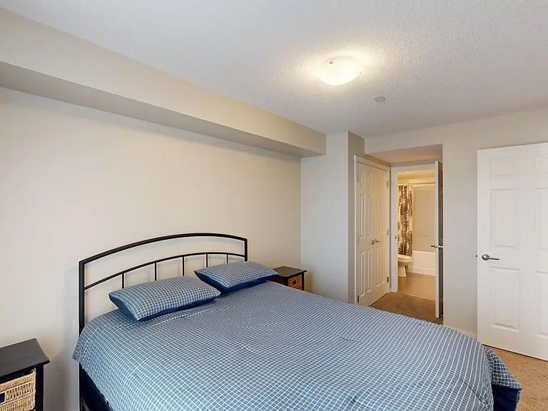 1207 Copperstone Park SE — Photo 9