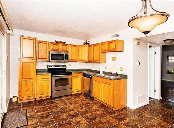 5th image of 1871 Mansard Dr