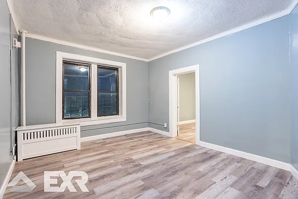 Rented by EXR | media 12