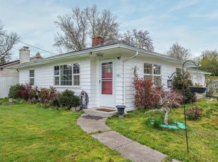 921 SW Laurel St, Grants Pass, OR 97526