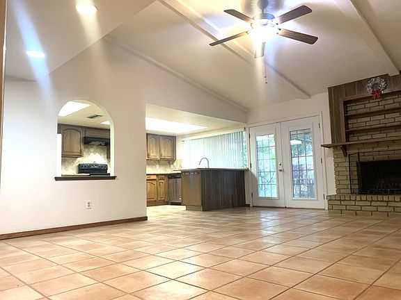 4th image of 941 Lombardy Dr