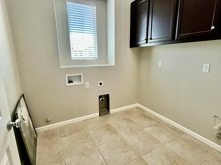 1613 Viburnum Ln — Photo 14