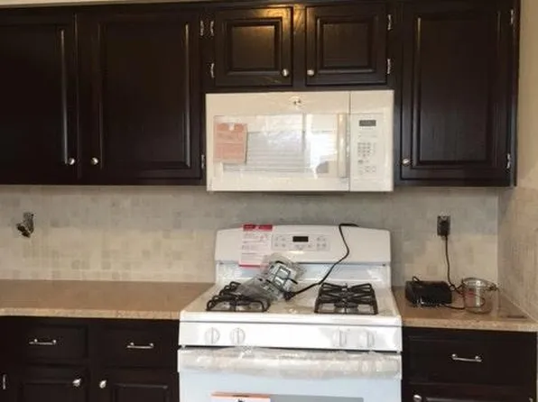 52 Dogwood Ct, Jamesburg, NJ 08831