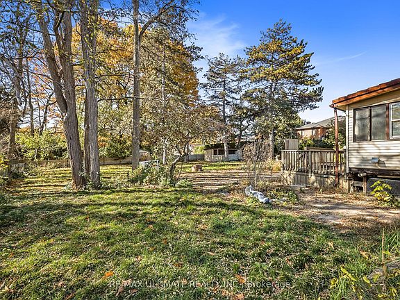 4th image of 1010 Ritson Rd N