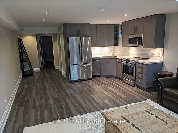 4th image of 78 Brampton Rd